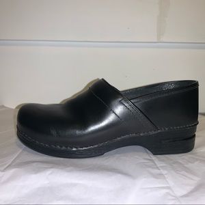 Dansko Leather Clogs, gently worn, size 11